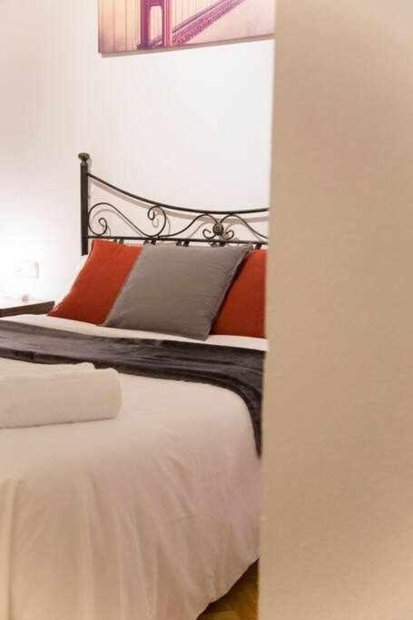 Un Elegante Piso Para Descubrir Madrid Bagian luar foto
