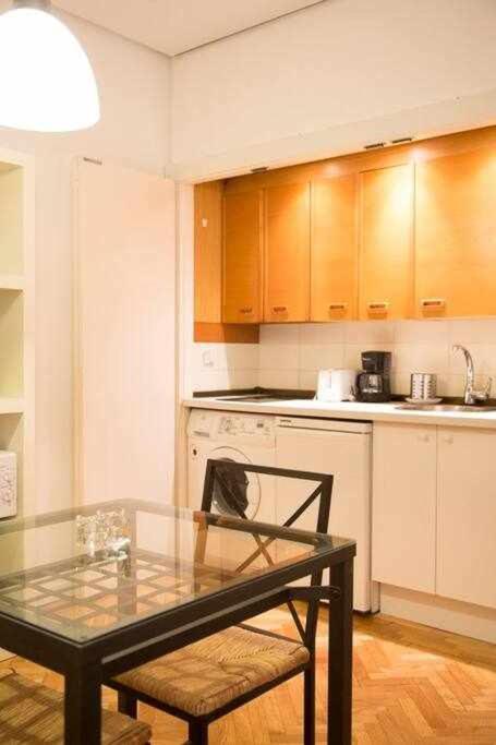 Un Elegante Piso Para Descubrir Madrid Bagian luar foto