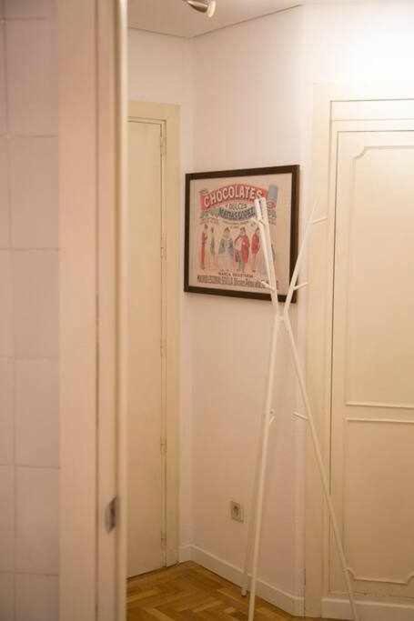 Un Elegante Piso Para Descubrir Madrid Bagian luar foto