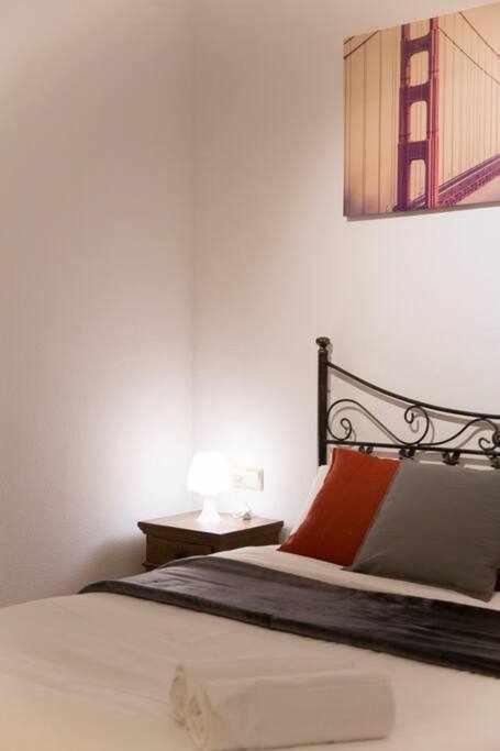 Un Elegante Piso Para Descubrir Madrid Bagian luar foto