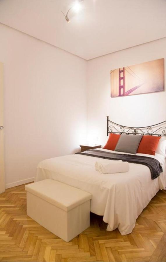 Un Elegante Piso Para Descubrir Madrid Bagian luar foto